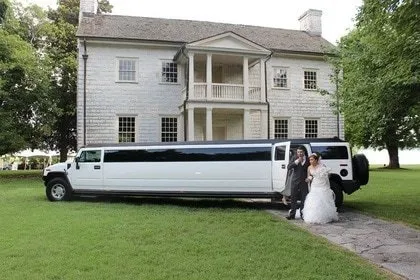 Wedding Limo picture St Paul,Mn.