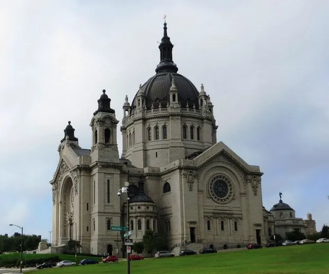 cathedral Limo Picture St Paul,Mn.