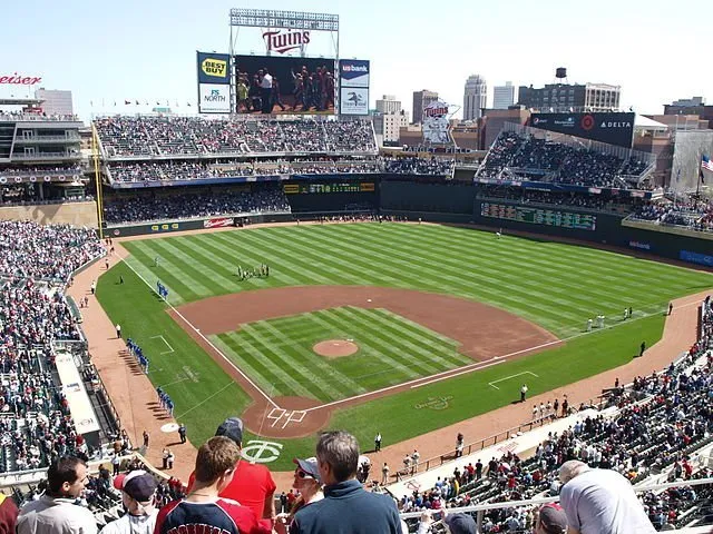 Sporting Event Limo Services Pic In st Paul,Mn.